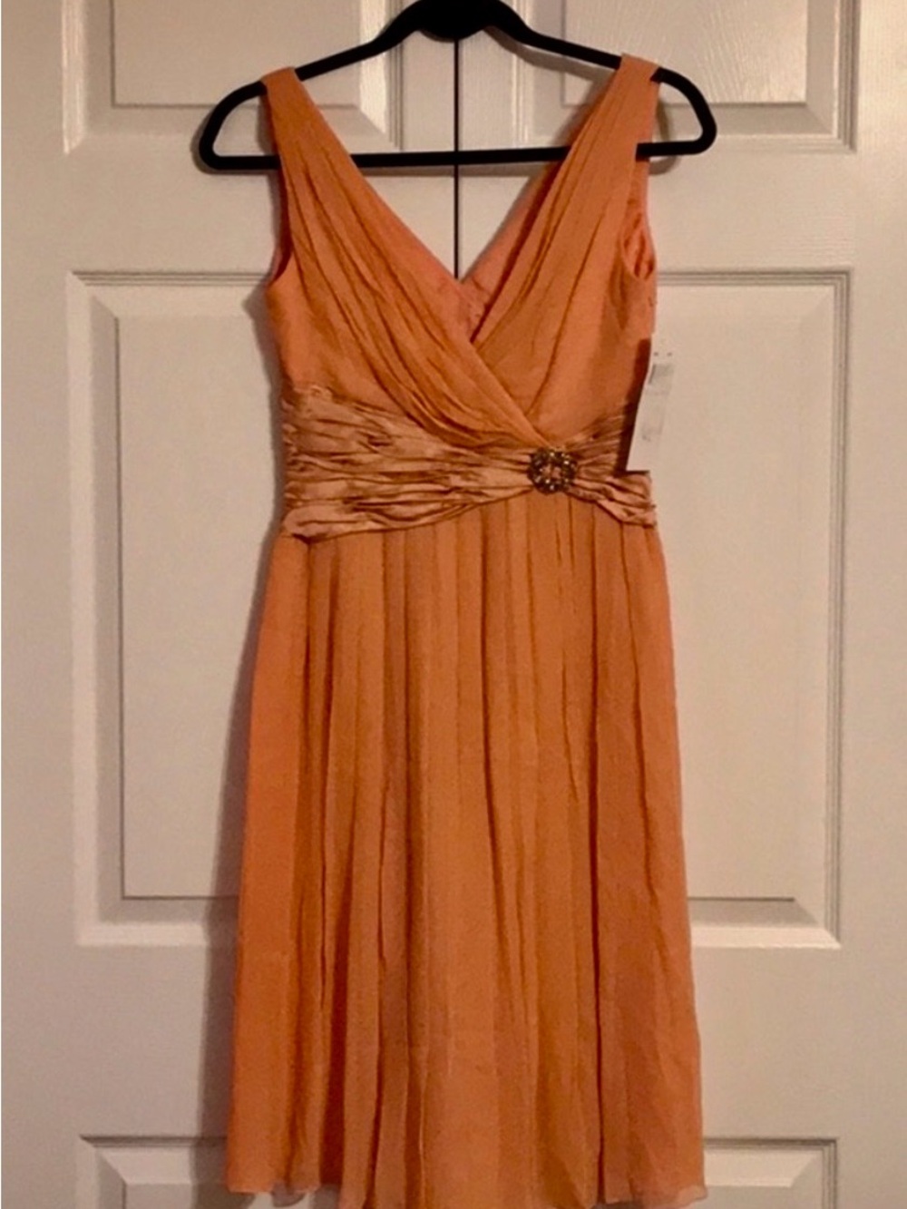 Maggy London Peach Sleeveless V-Neck 100% Silk Midi Dress with Ruched Waist
